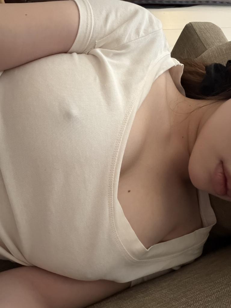 夏目　なこ