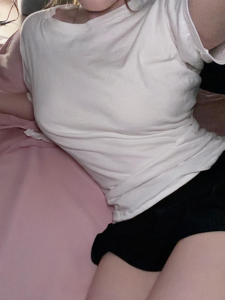 夏目　なこ