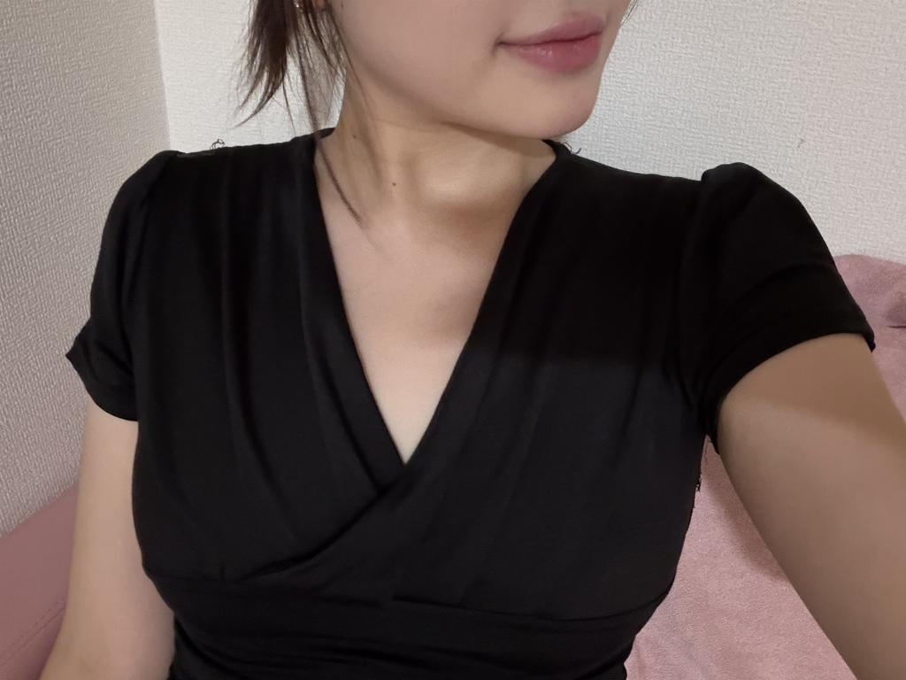 夏目　なこ